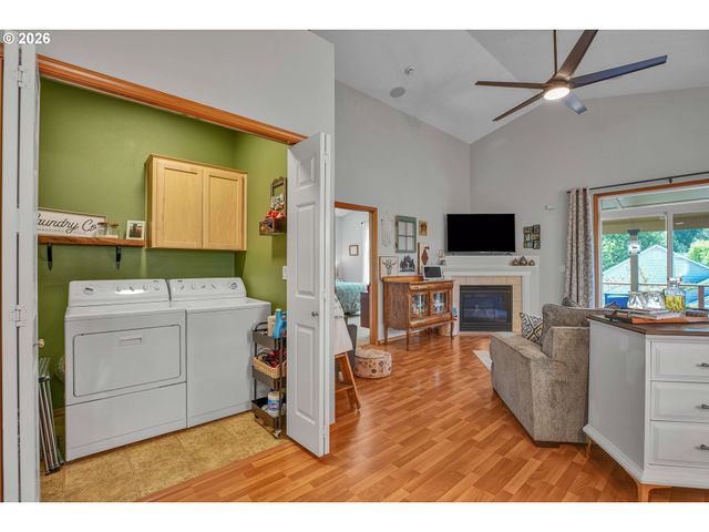 38766 BARLOW Pkwy, Sandy, OR 97055