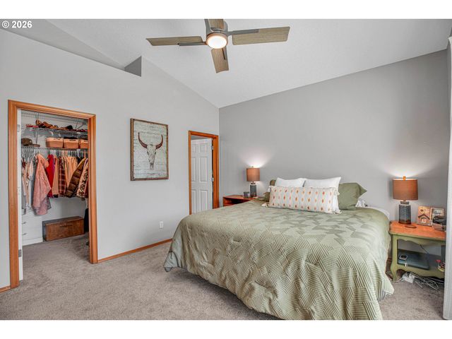 38766 BARLOW Pkwy, Sandy, OR 97055