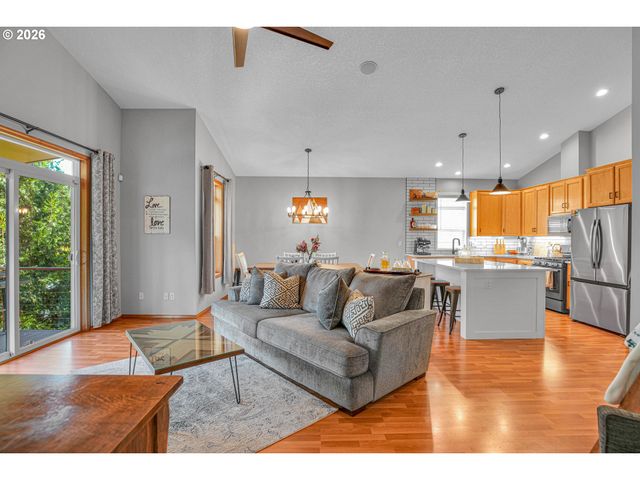 38766 BARLOW Pkwy, Sandy, OR 97055