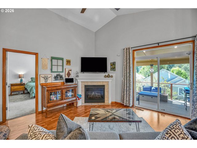 38766 BARLOW Pkwy, Sandy, OR 97055