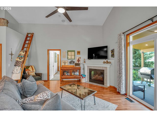 38766 BARLOW Pkwy, Sandy, OR 97055