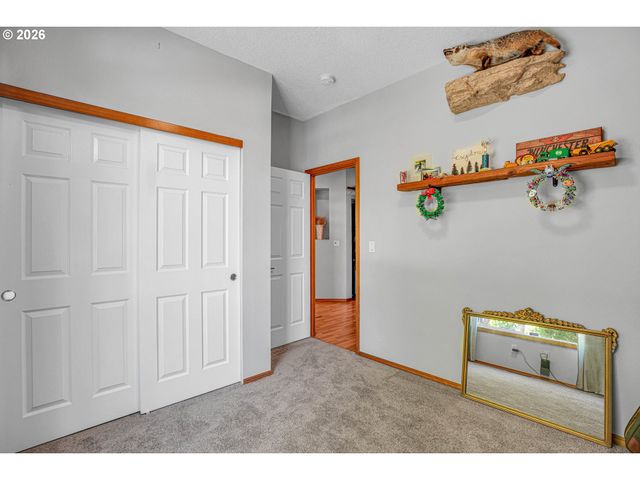 38766 BARLOW Pkwy, Sandy, OR 97055