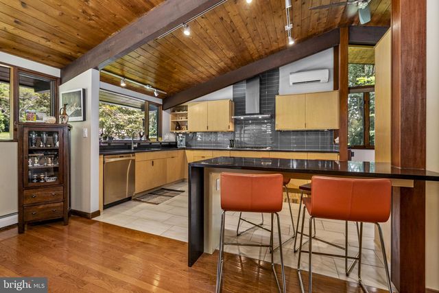 120 ROUND HILL RD, Kennett Square, PA 19348