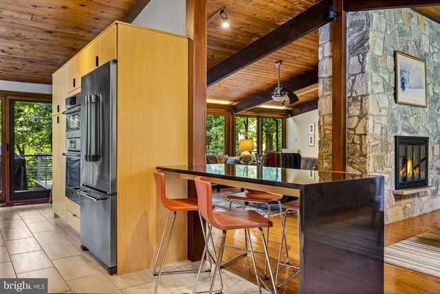 120 ROUND HILL RD, Kennett Square, PA 19348