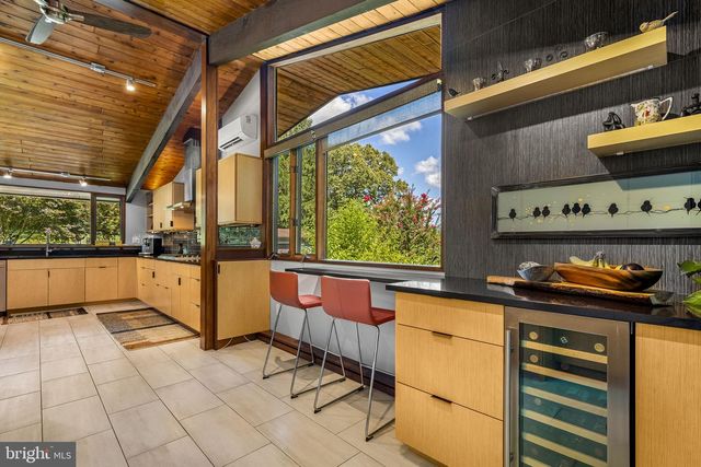 120 ROUND HILL RD, Kennett Square, PA 19348