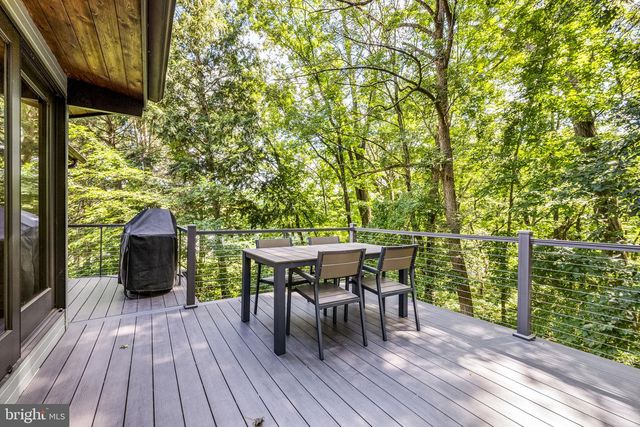 120 ROUND HILL RD, Kennett Square, PA 19348