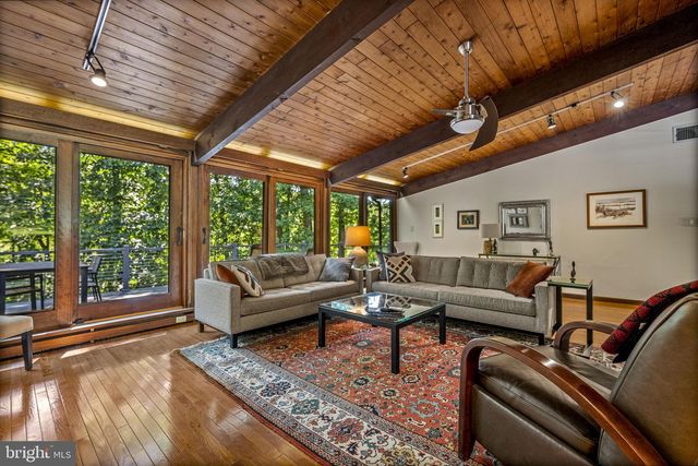 120 ROUND HILL RD, Kennett Square, PA 19348