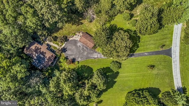 120 ROUND HILL RD, Kennett Square, PA 19348