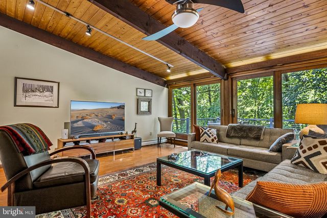 120 ROUND HILL RD, Kennett Square, PA 19348