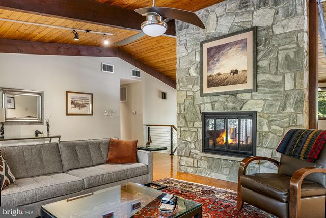 120 ROUND HILL RD, Kennett Square, PA 19348