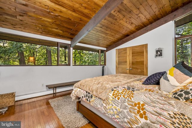 120 ROUND HILL RD, Kennett Square, PA 19348