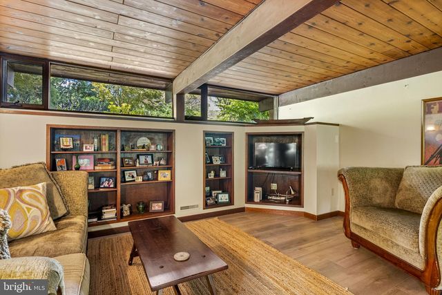 120 ROUND HILL RD, Kennett Square, PA 19348