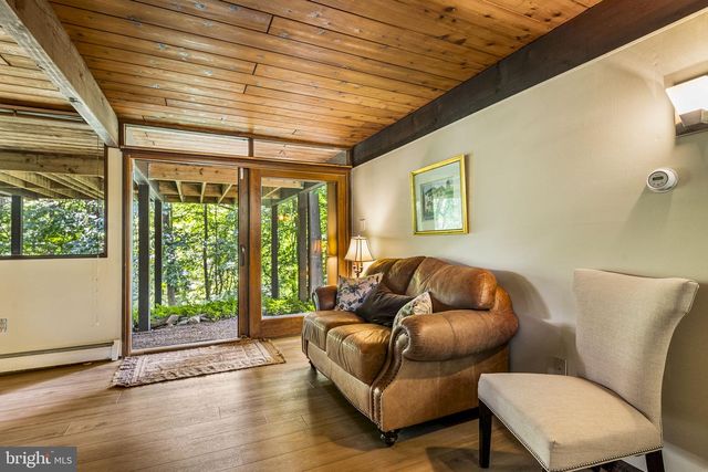 120 ROUND HILL RD, Kennett Square, PA 19348