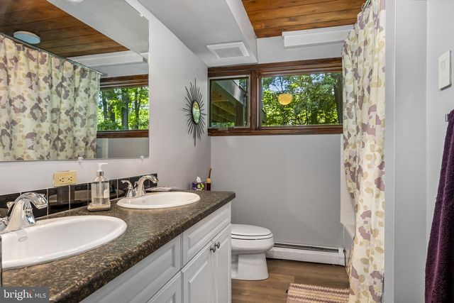 120 ROUND HILL RD, Kennett Square, PA 19348