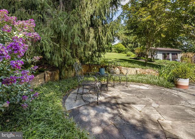 120 ROUND HILL RD, Kennett Square, PA 19348