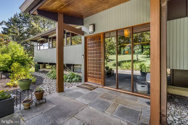 120 ROUND HILL RD, Kennett Square, PA 19348