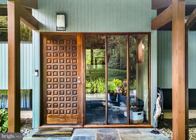 120 ROUND HILL RD, Kennett Square, PA 19348