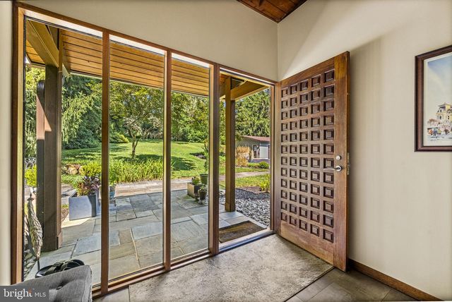 120 ROUND HILL RD, Kennett Square, PA 19348