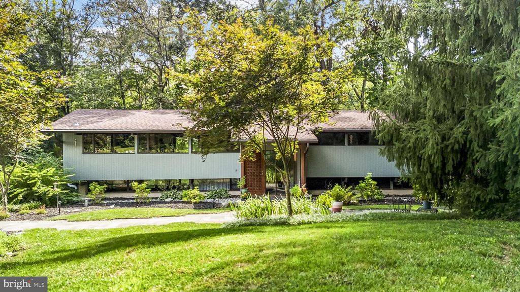 120 ROUND HILL RD, Kennett Square, PA 19348