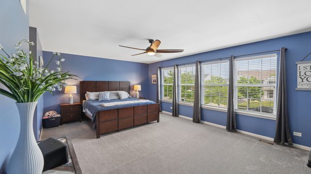 10667 Santa Fe Trail, Huntley, IL 60142