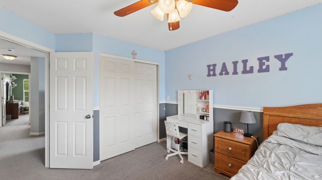 10667 Santa Fe Trail, Huntley, IL 60142