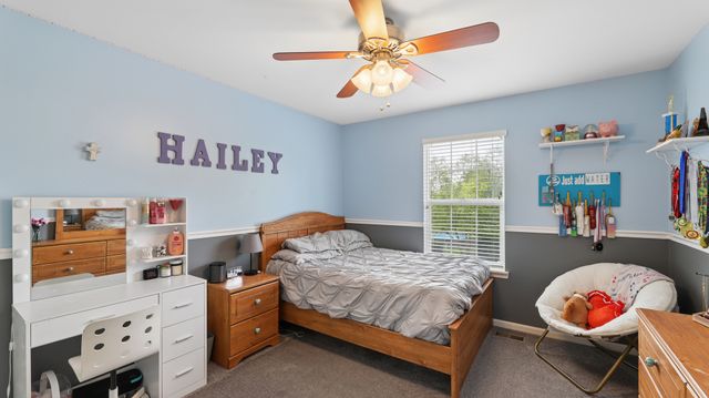 10667 Santa Fe Trail, Huntley, IL 60142