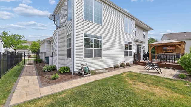 10667 Santa Fe Trail, Huntley, IL 60142