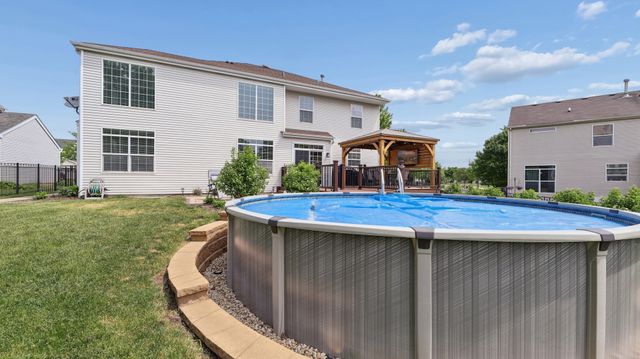 10667 Santa Fe Trail, Huntley, IL 60142