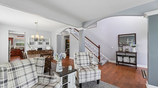 10667 Santa Fe Trail, Huntley, IL 60142
