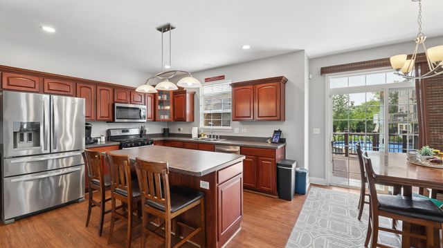 10667 Santa Fe Trail, Huntley, IL 60142