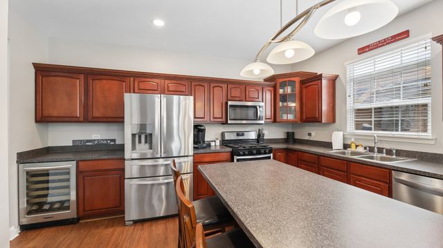 10667 Santa Fe Trail, Huntley, IL 60142