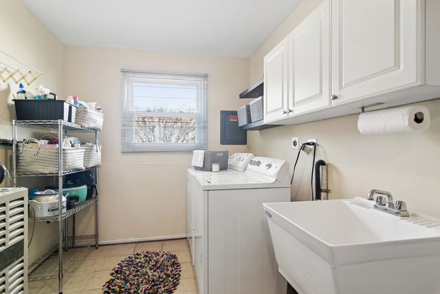 958 Chaucer Way, Buffalo Grove, IL 60089