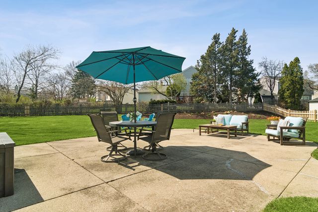 958 Chaucer Way, Buffalo Grove, IL 60089