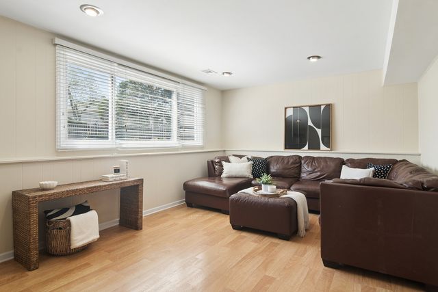 958 Chaucer Way, Buffalo Grove, IL 60089