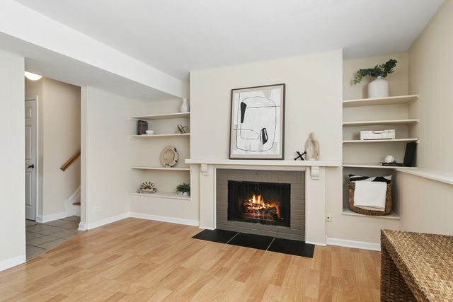 958 Chaucer Way, Buffalo Grove, IL 60089