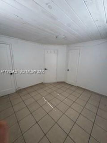 290 NW 45th Ave ., Miami, FL 33126