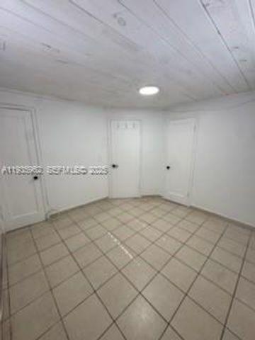 290 NW 45th Ave ., Miami, FL 33126