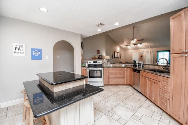 10139 Rustic Rock Road, La Porte, TX 77571