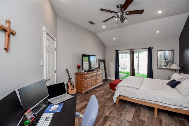 10139 Rustic Rock Road, La Porte, TX 77571