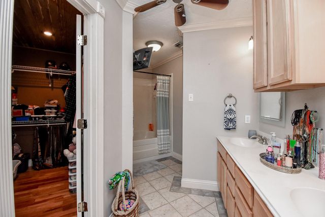 10139 Rustic Rock Road, La Porte, TX 77571