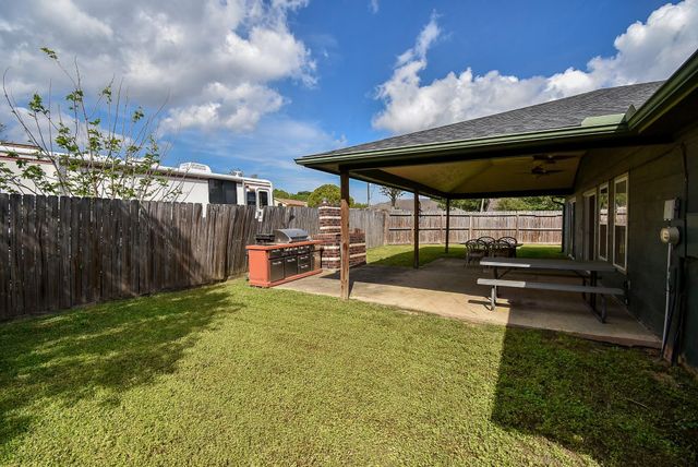 10139 Rustic Rock Road, La Porte, TX 77571