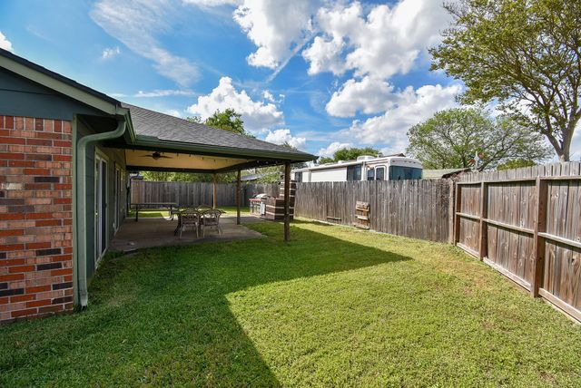 10139 Rustic Rock Road, La Porte, TX 77571