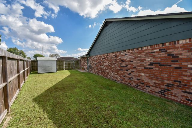 10139 Rustic Rock Road, La Porte, TX 77571