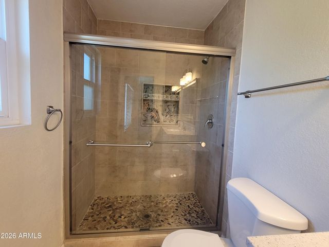3910 E SHOMI Street, Phoenix, AZ 85044