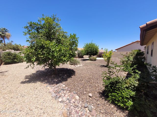 3910 E SHOMI Street, Phoenix, AZ 85044