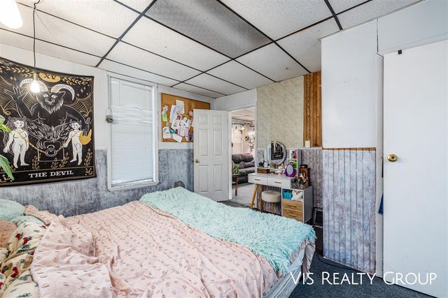 83 N. 3rd Avenue, Fruitport, MI 49415