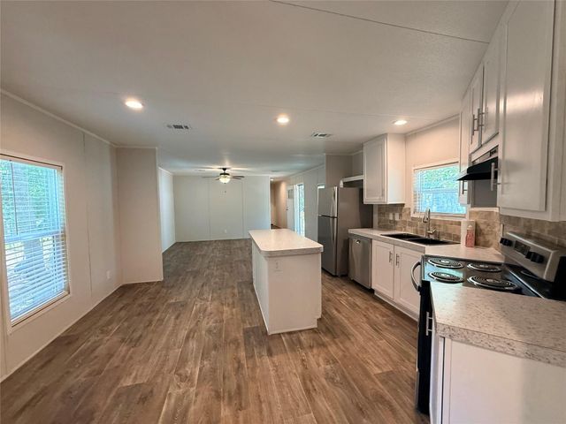1032 Meridian, Livingston, TX 77351