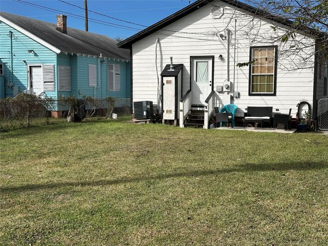 4009 Avenue L, Galveston, TX 77550