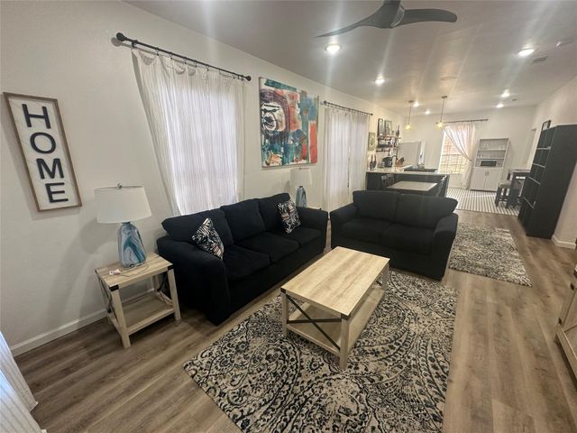 4009 Avenue L, Galveston, TX 77550