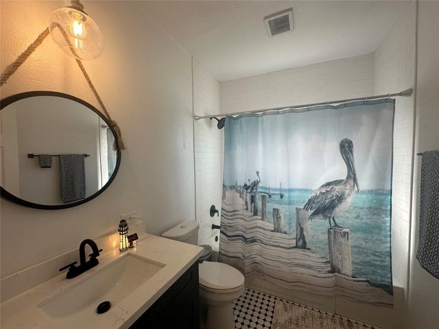 4009 Avenue L, Galveston, TX 77550